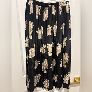 Vintage Russ Union Made Black Floral Pleated Midi Skirt.